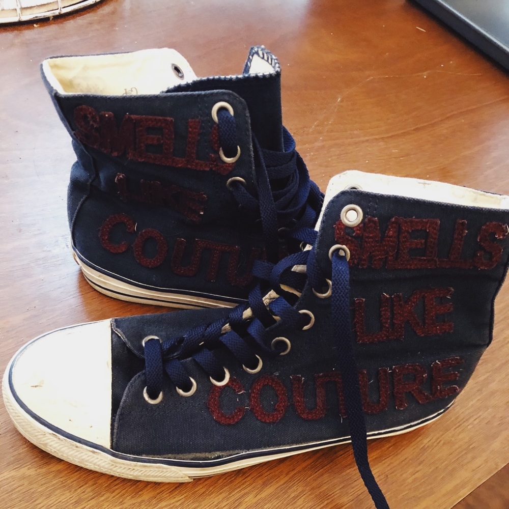 Converse - Picture 2 of 4